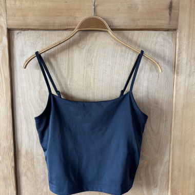 Top sportivo grigio