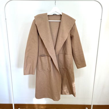 Cappotto in maglia con cappuccio