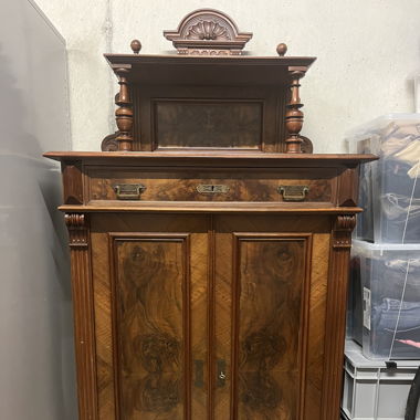 wunderschöner Antikschrank