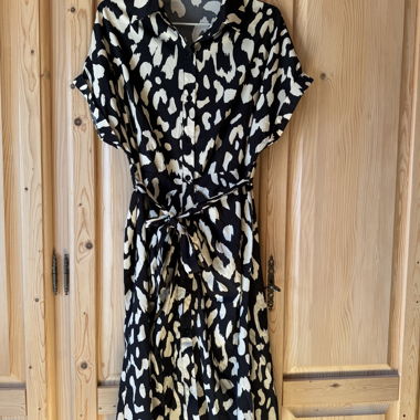 Gemustertes Hemdkleid
