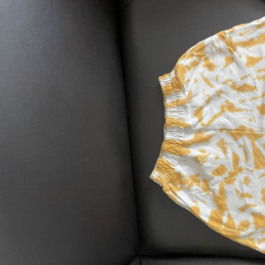 Short tie and dye 