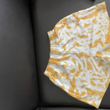 Short tie and dye 