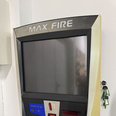 Automat / Terminal der Marke Max Fire