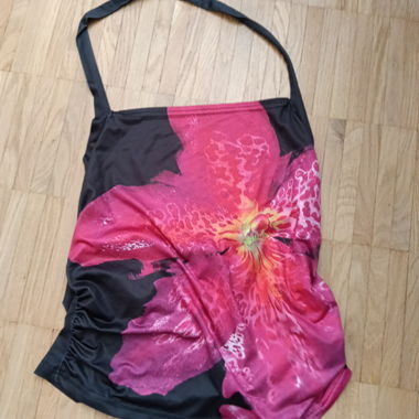 Black and pink top