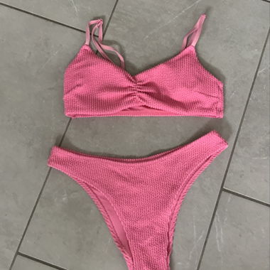 Ensemble de bikini rose
