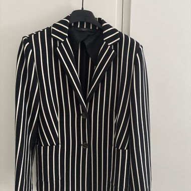 Blazer nero a righe verticali bianche