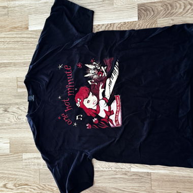 The red hot  chilli peppers Tshirt