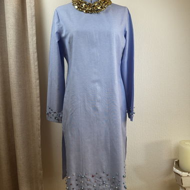Gerades Kleid Blau und bestickte Perlen SURE Grösse 40