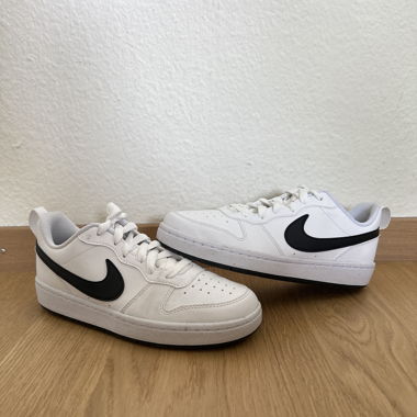 Nike Sneaker Weiss-Schwarz