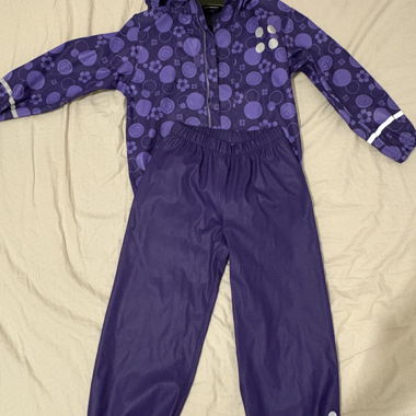 Veste et pantalon de pluie violet -122-7 ans