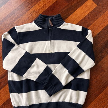 Gestreifter Pullover