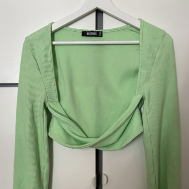 Grüner Crop-top mit Ärmeln 