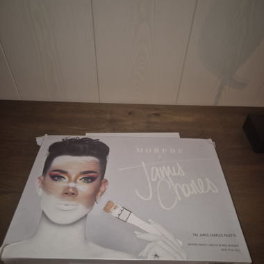 Palette eyeshadow james charles
