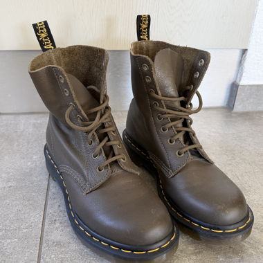 Stivaletti Dr. Martens verde oliva