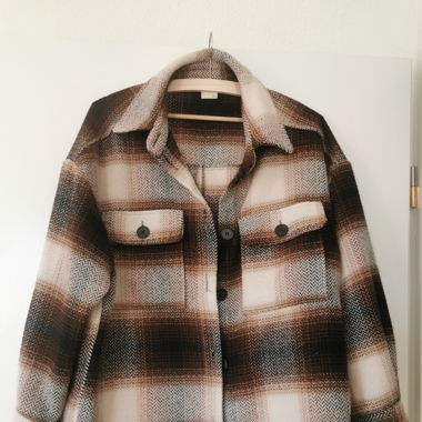 Karierte Jacke
