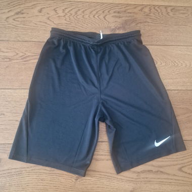 Shorts de sport Nike noir, taille 164