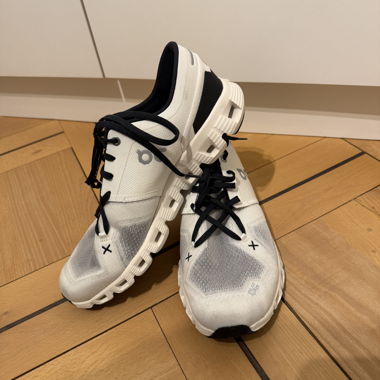 ON-Sneakers Grösse 42.5 NEU