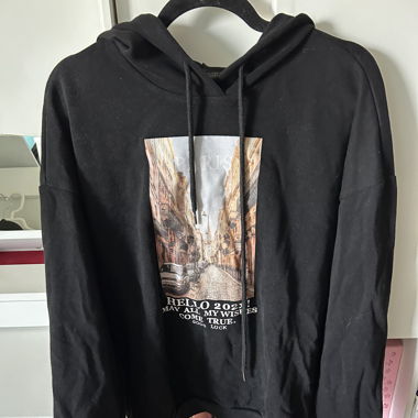Pull capuche noir 