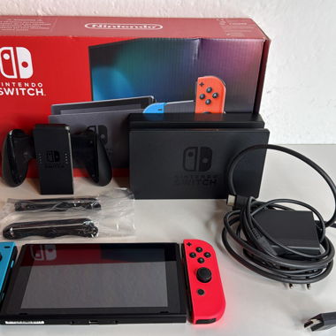 Nintendo Switch in buone condizioni, completa di OVP