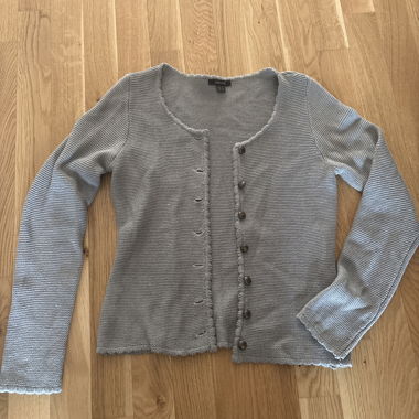 Cardigan grigio stile dirndl