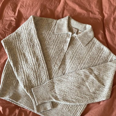 beige Pullover