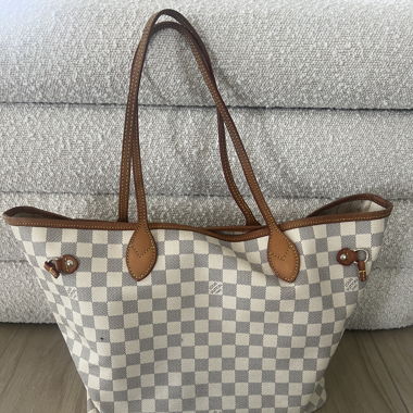 LV Neverfull Medium