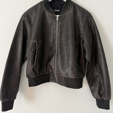 ONLY Jacket 'ONLJane' in Chocolate