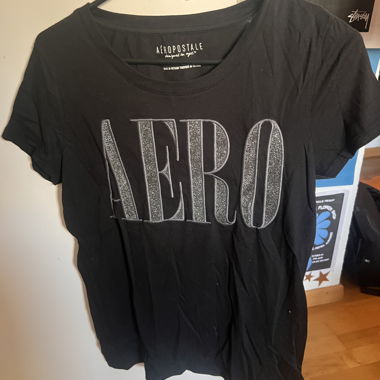 T-shirt nera Aeropostale