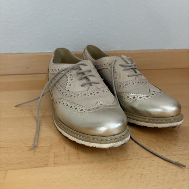 Brogues Ellen Blake en beige métallisé doré