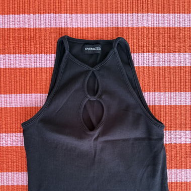 Even&Odd schwarzes Tanktop mit Ausschnitt