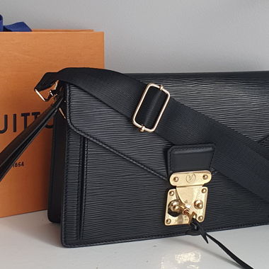 Pochette Louis Vuitton Dragonne en cuir Epi