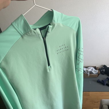 haut nike division 
