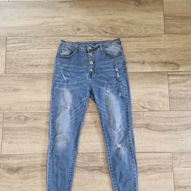Jeans mit Löcher