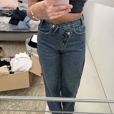 Zara High-Waist Jeans