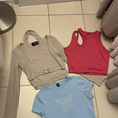 Kleidungspaket – Kleid, Crop Tops & Crop Shirt