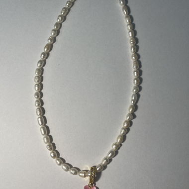 Collana di perline con orsacchiotto gommoso più pendente gratis