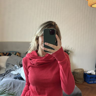 red vintage sweater