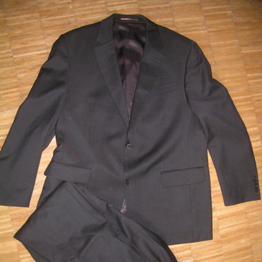 schlichter Business-Anzug Wolle
