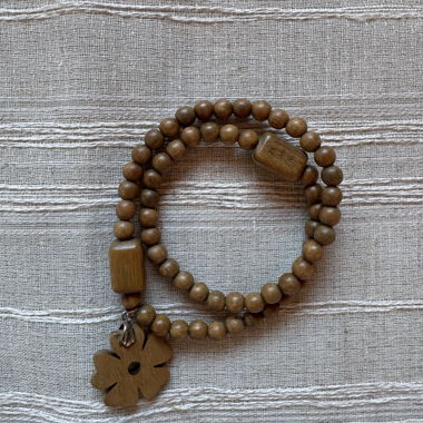 Bracciale in legno di sandalo