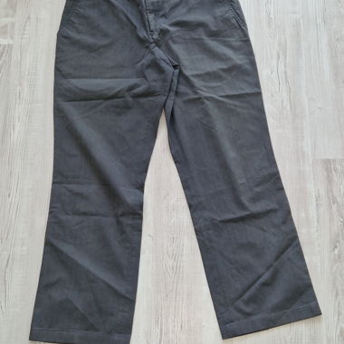 Pantalon chino gris
