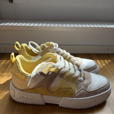 Buffalo Sneaker