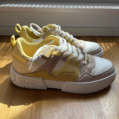 Buffalo Sneaker