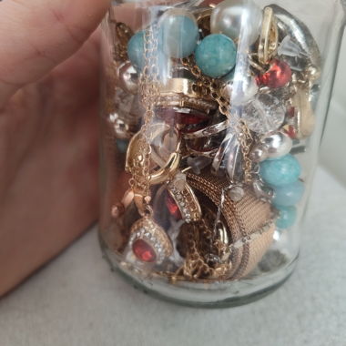 mystery jelwery glas