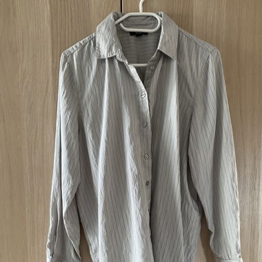 Graue Bluse