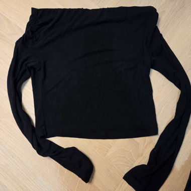 Bershka schwarzes Oberteil