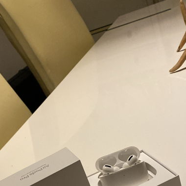 Apple AirPods Pro mit Full Box
