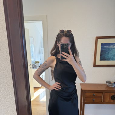 Robe noire Zara longue satinée