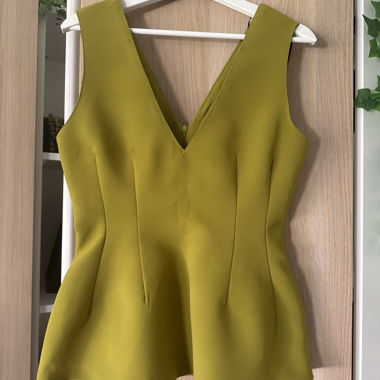 Top sans manches vert olive