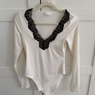 Lace-Body mit langen Aermeln