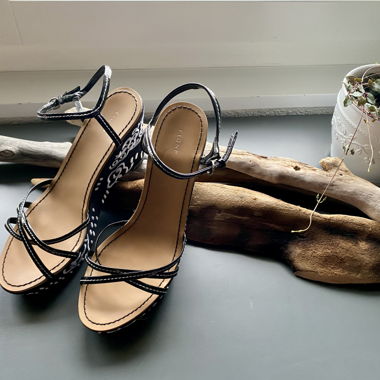 Wedge Sandals with Embroidery